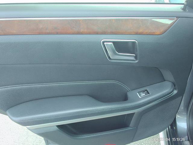 Used 2015 Mercedes-Benz E 350 4MATIC Sedan w/ Premium 1 Package image 16