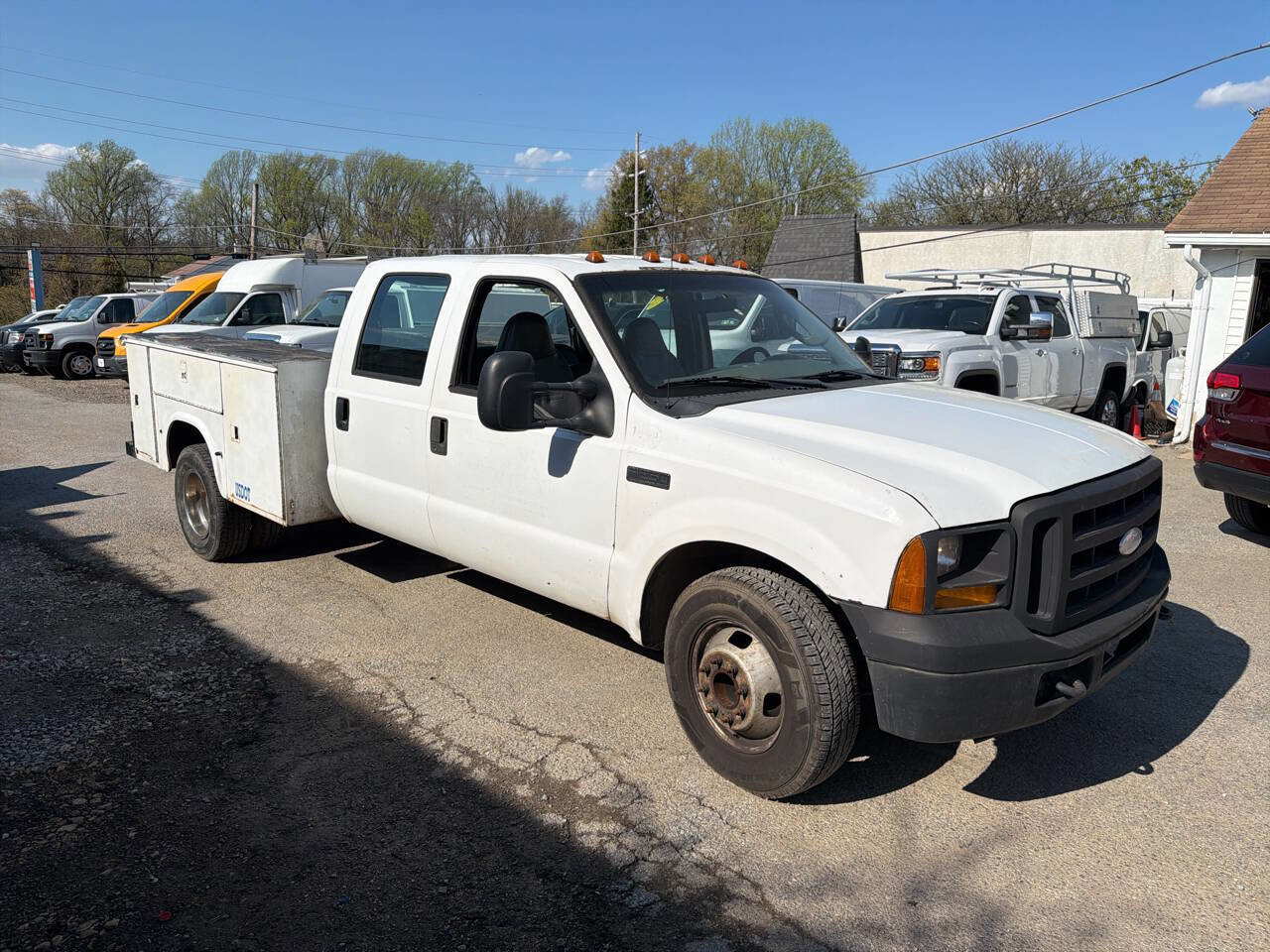 Used 2006 Ford F350 XL image 4