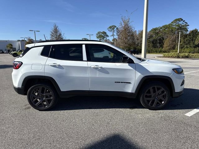 New 2026 Jeep Compass Latitude image 2