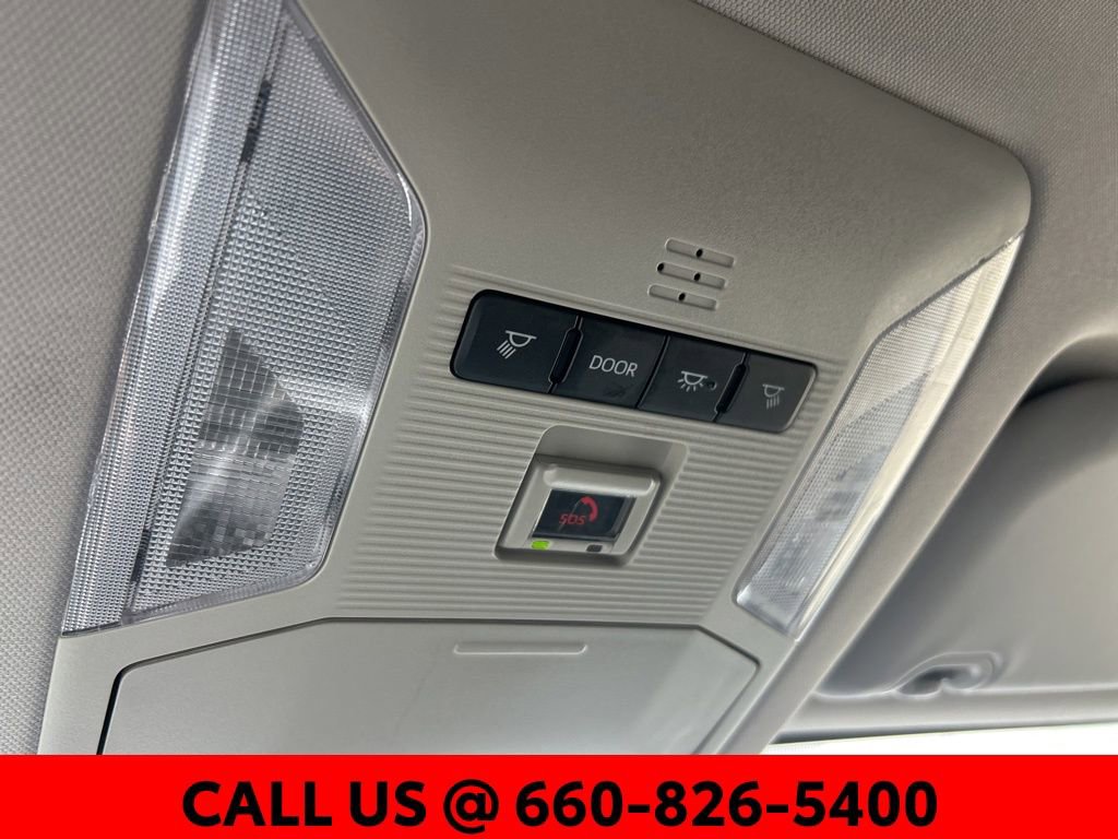 Used 2025 Toyota RAV4 LE AWD/4WD image 20