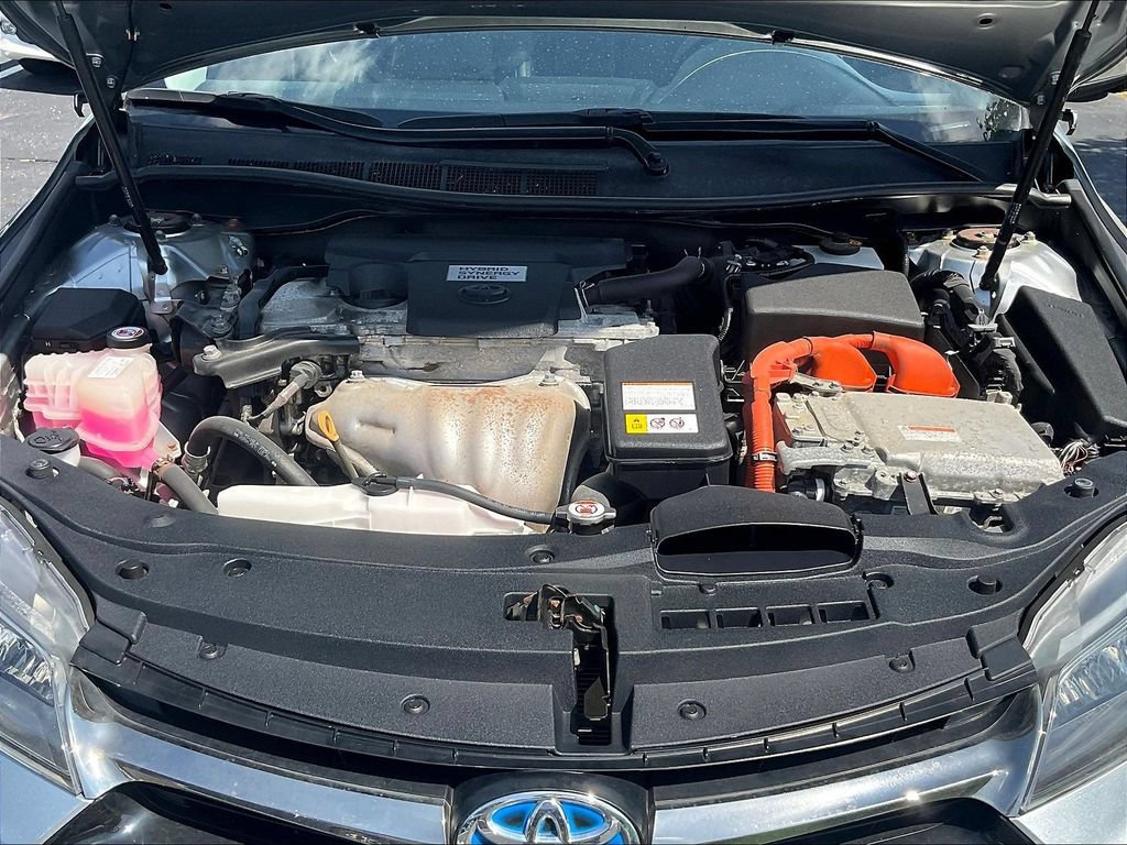 Used 2017 Toyota Camry SE w/ Moonroof Package FWD image 30