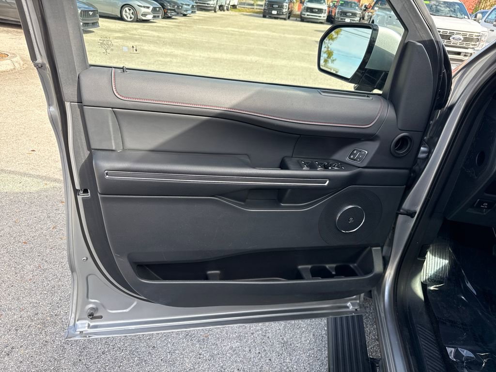 Used 2023 Ford Expedition Max Limited image 14