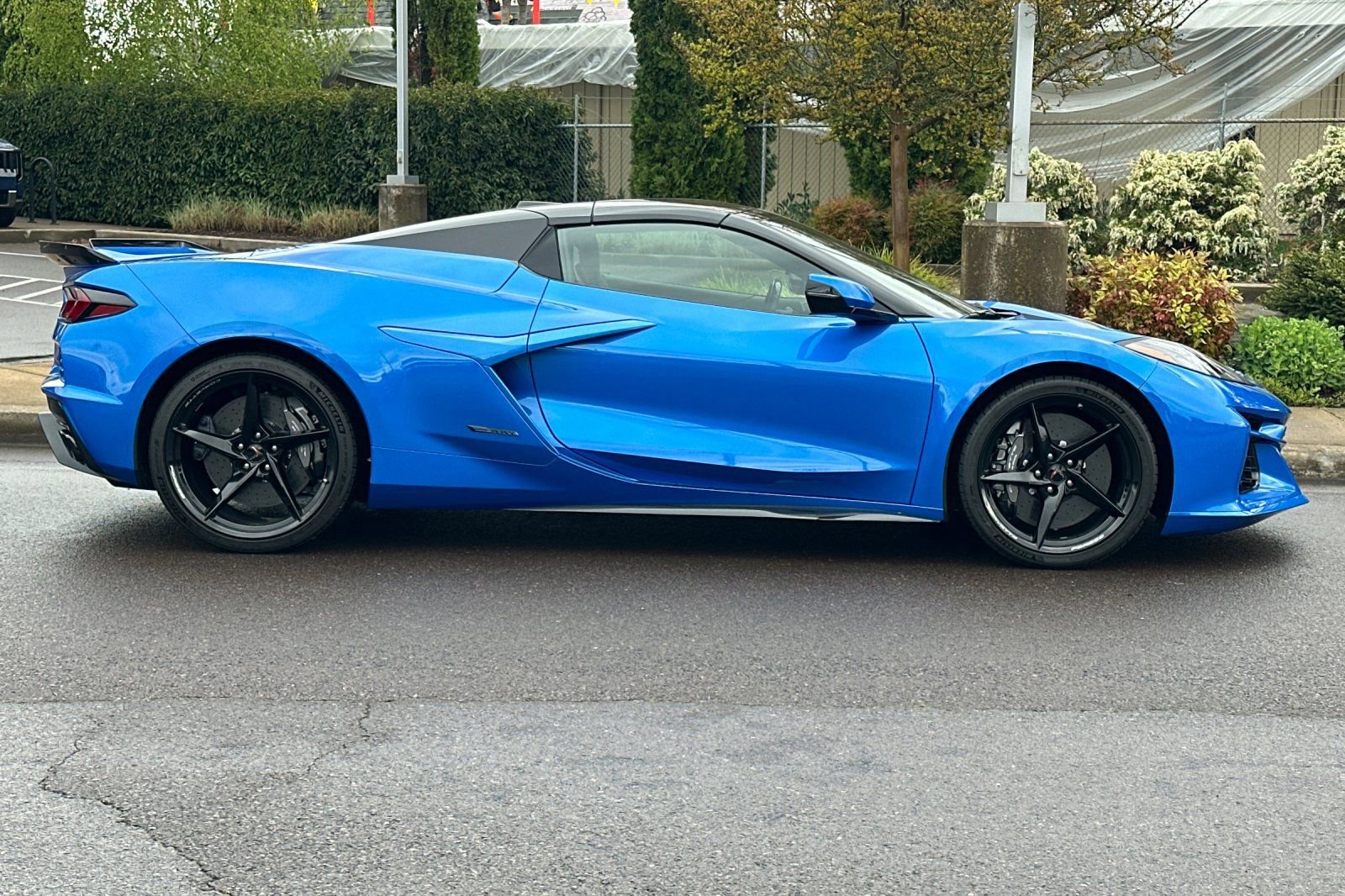 Used 2025 Chevrolet Corvette E-Ray AWD/4WD image 3