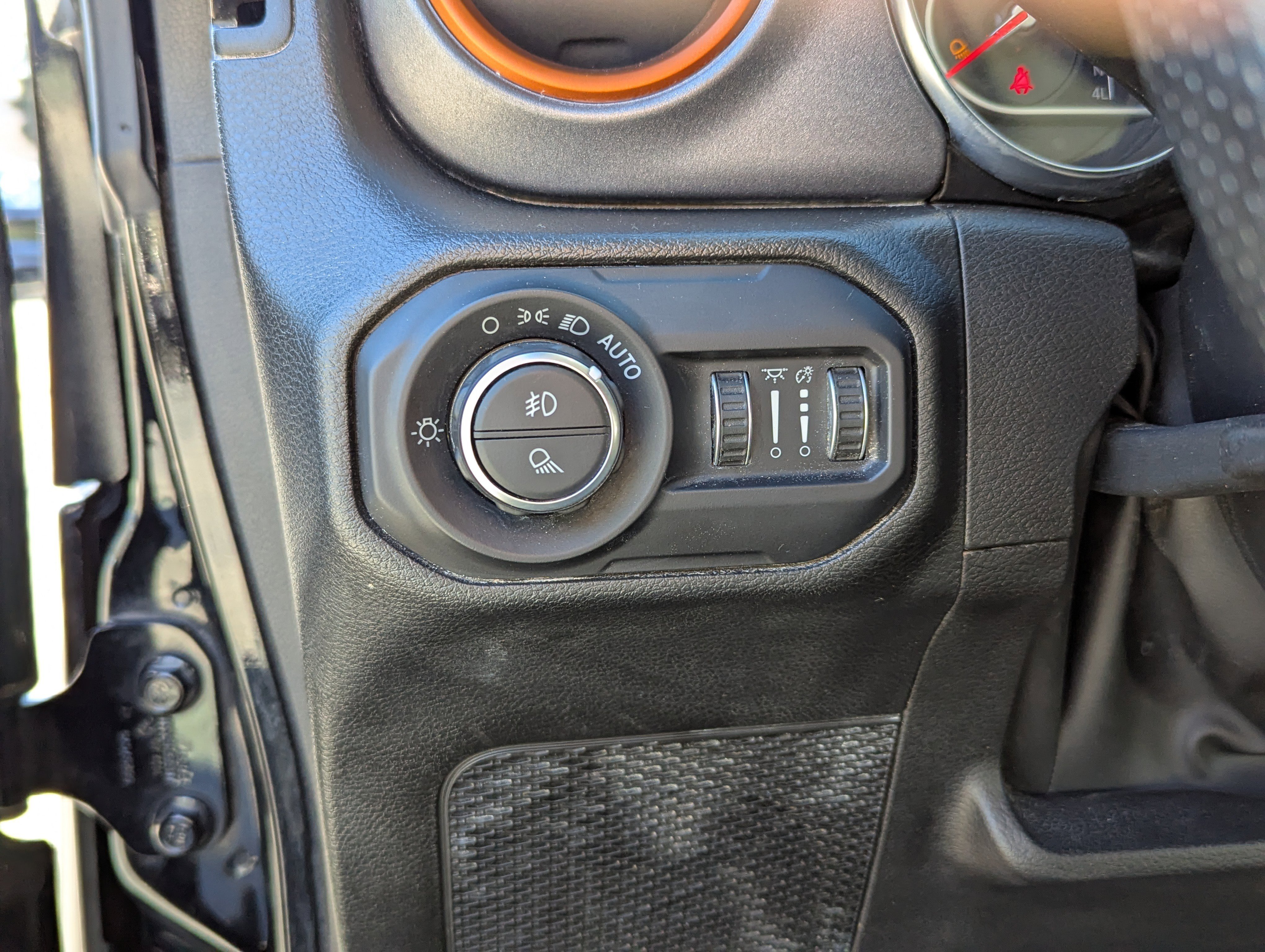 Used 2022 Jeep Gladiator Mojave w/ Cold Weather Group image 16