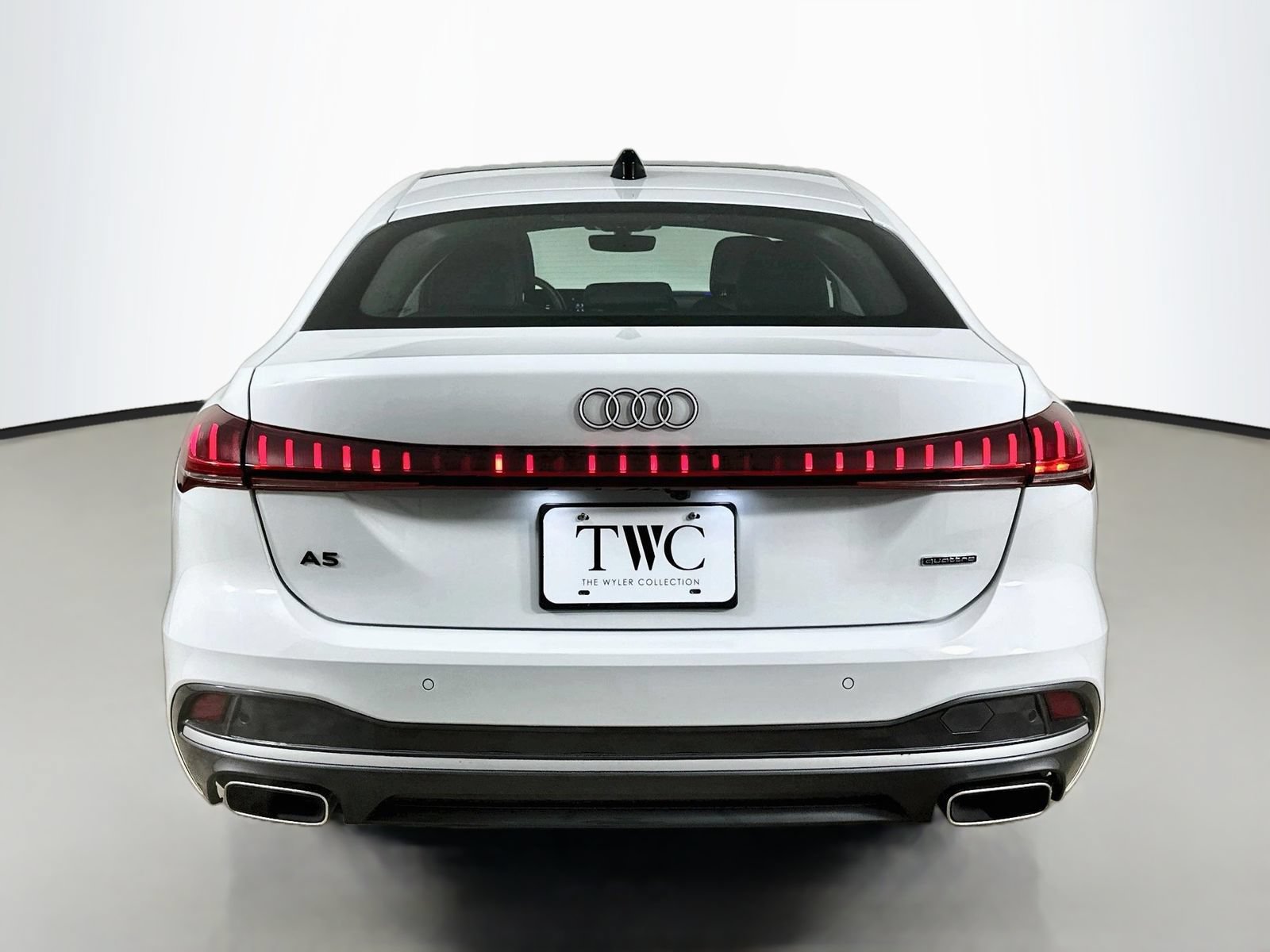 Used 2025 Audi A5 2.0T Premium Plus w/ Premium Plus AWD/4WD image 6