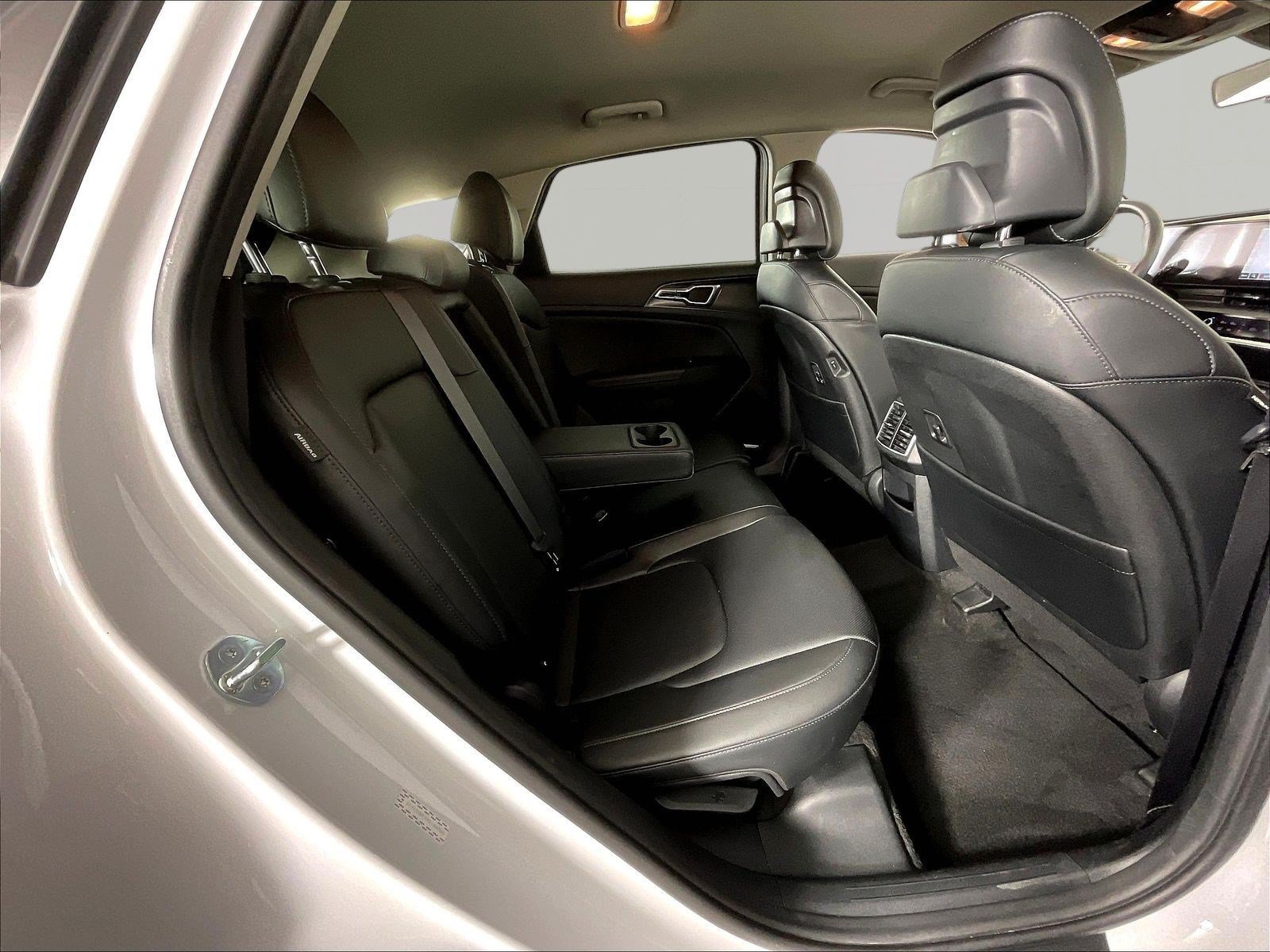 Used 2024 Kia Sportage EX FWD image 24