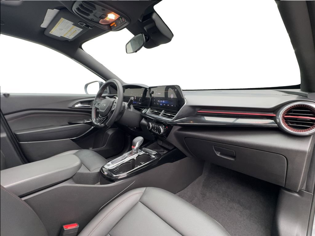 Used 2025 Chevrolet Trax RS w/ Sunroof Package image 30