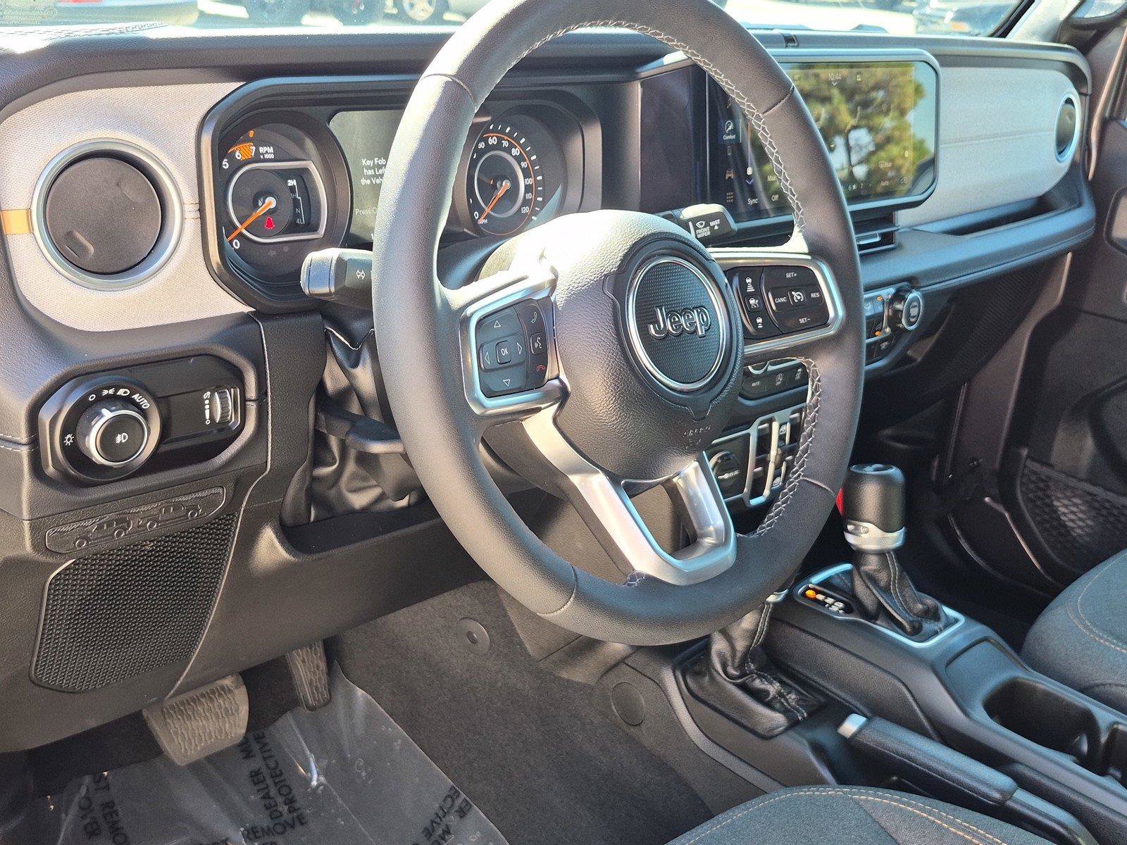 Certified 2026 Jeep Wrangler Unlimited Sahara AWD/4WD image 22