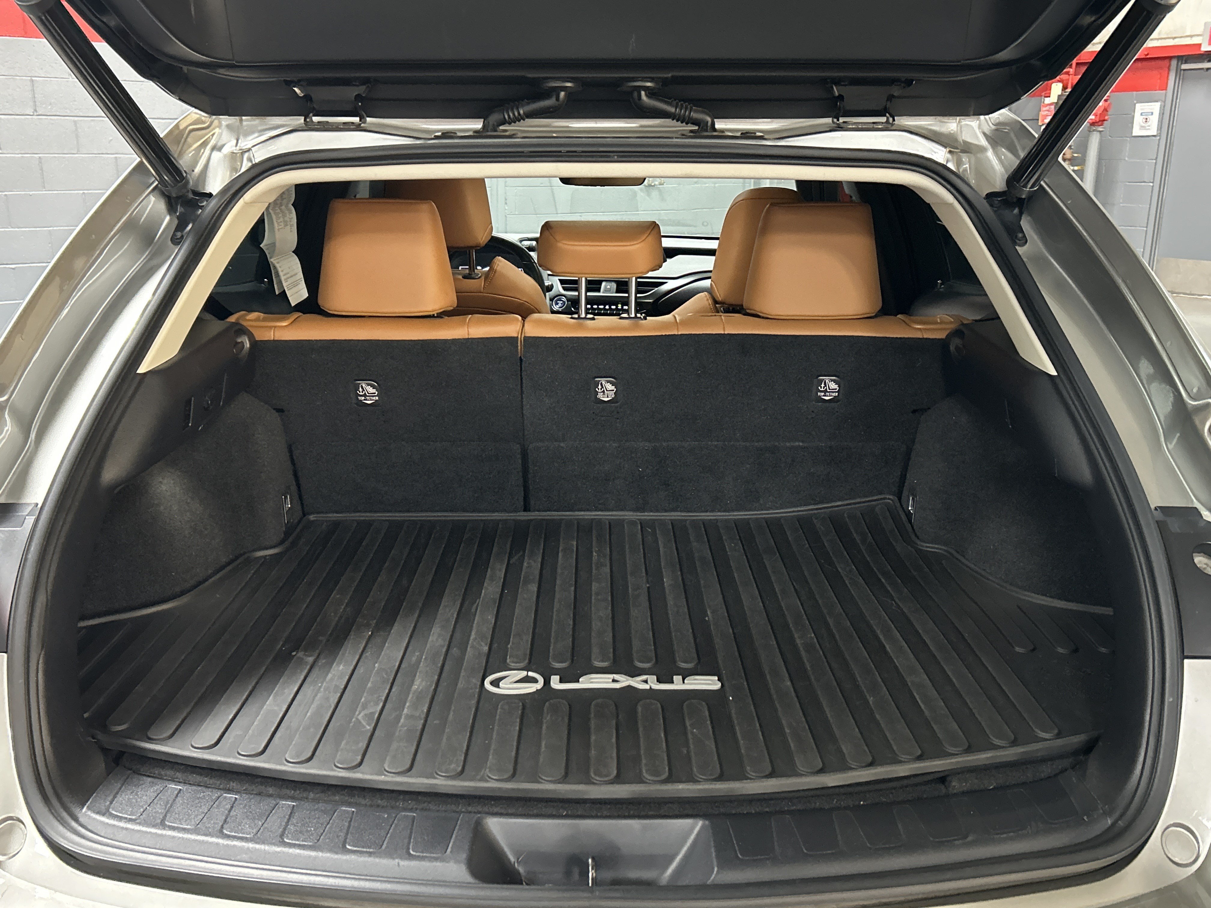 Used 2020 Lexus UX 250h w/ Premium Package AWD/4WD image 34