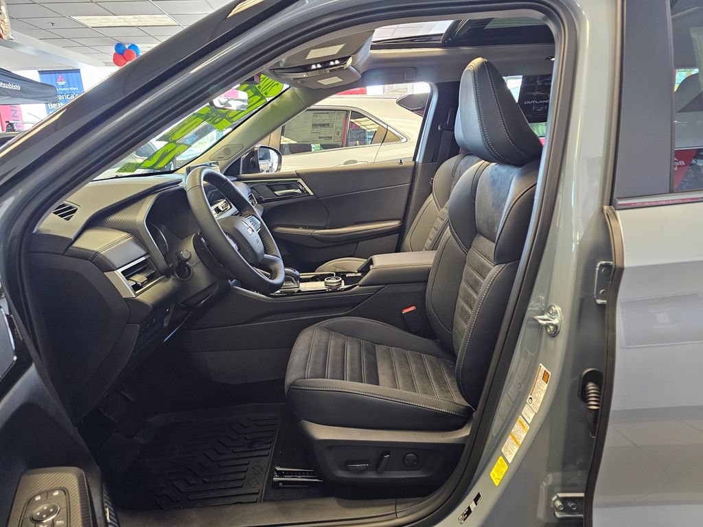 New 2026 Mitsubishi Outlander AWD image 12