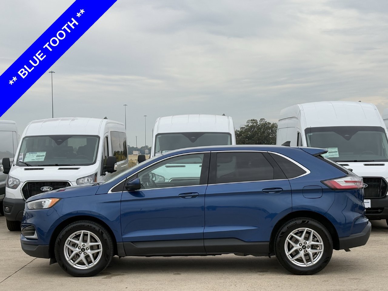 Used 2023 Ford Edge SEL AWD/4WD image 3