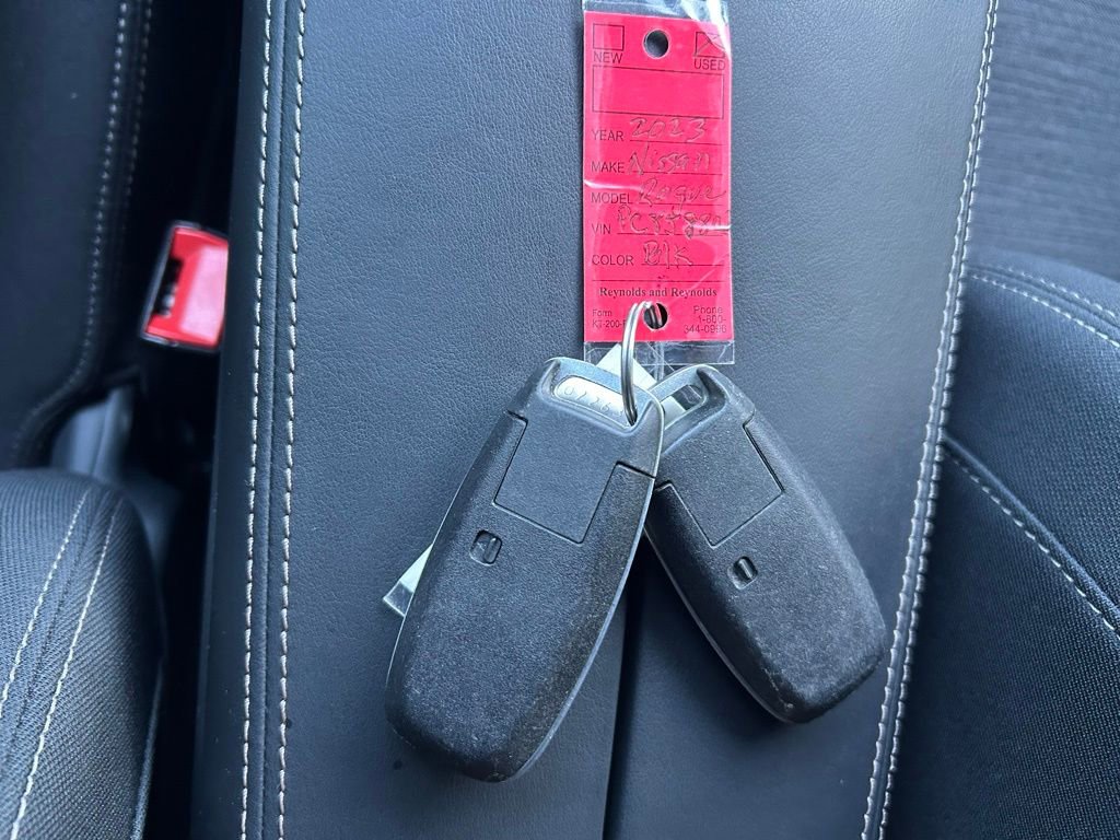 Used 2023 Nissan Rogue SV image 54