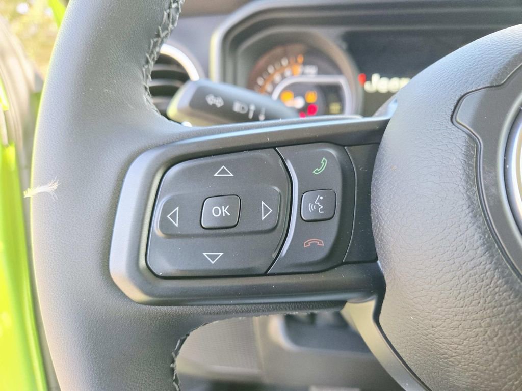 Certified 2025 Jeep Gladiator Sport image 22