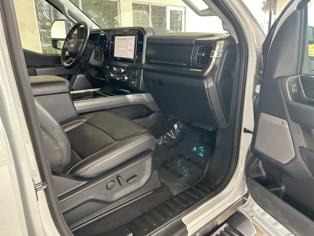 Used 2025 Ford F350 Lariat AWD/4WD image 27