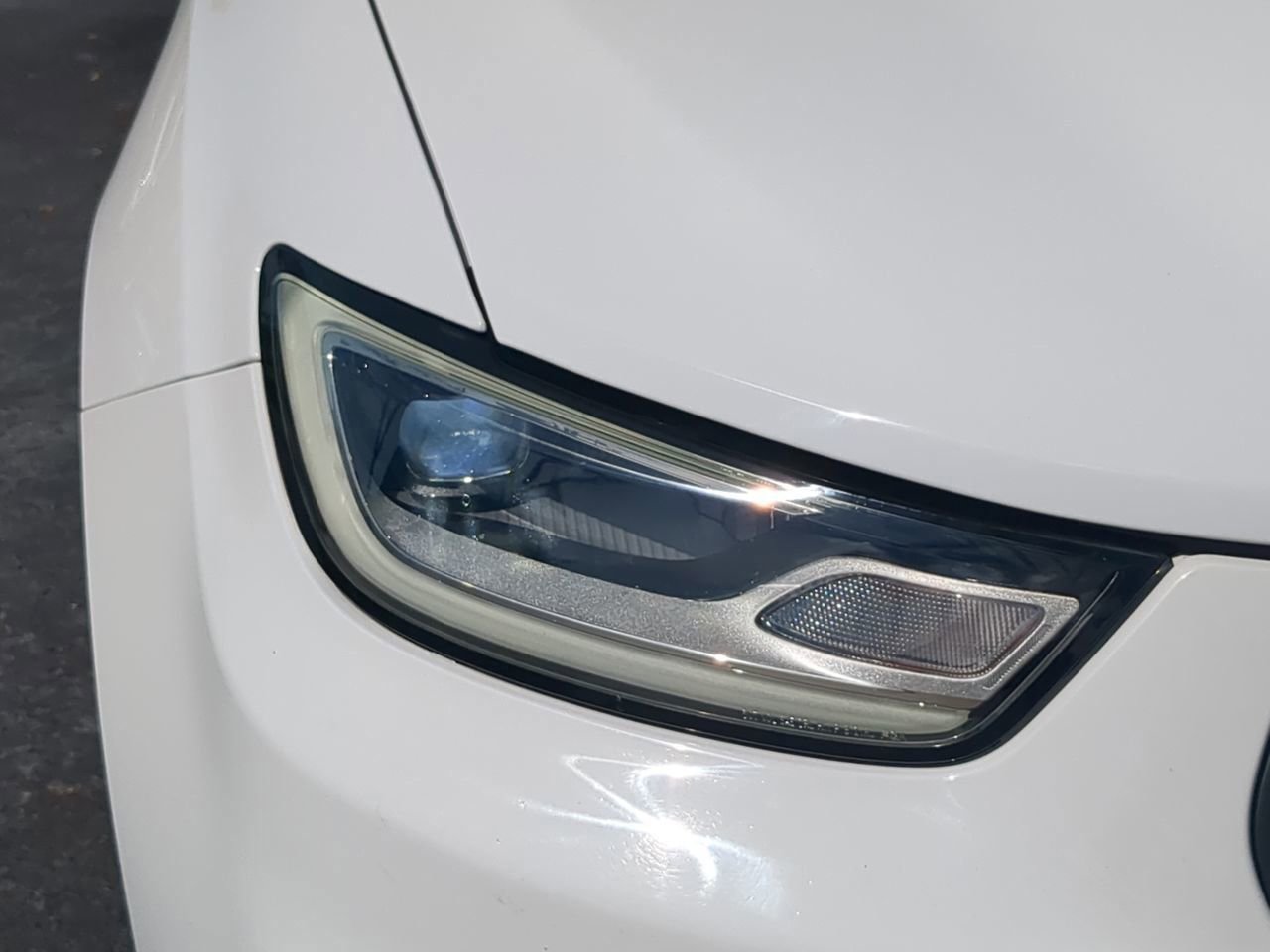 Used 2025 Chrysler Pacifica Limited FWD image 11