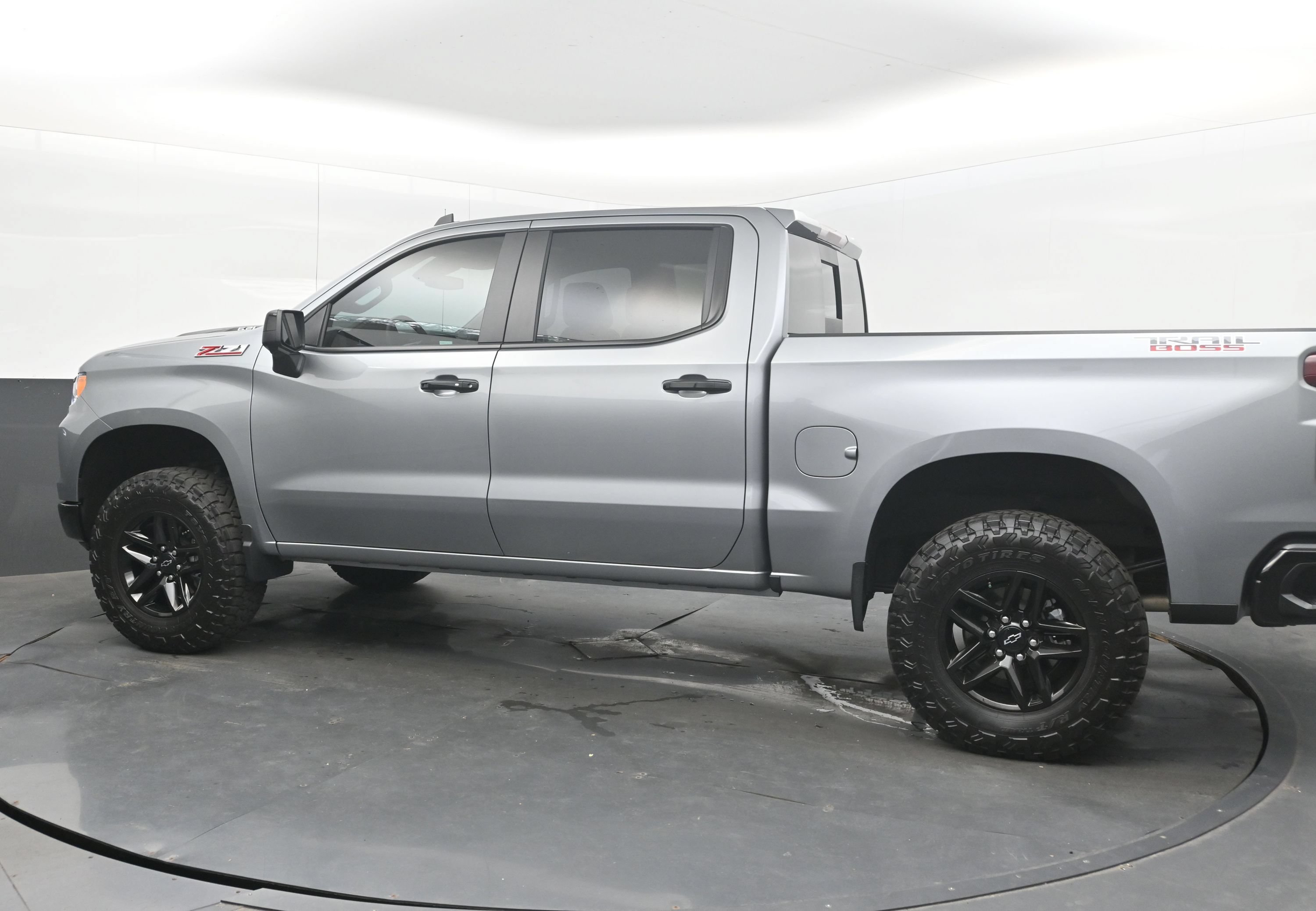 Used 2026 Chevrolet Silverado 1500 LT Trail Boss w/ LT Trail Boss Premium Package AWD/4WD image 7