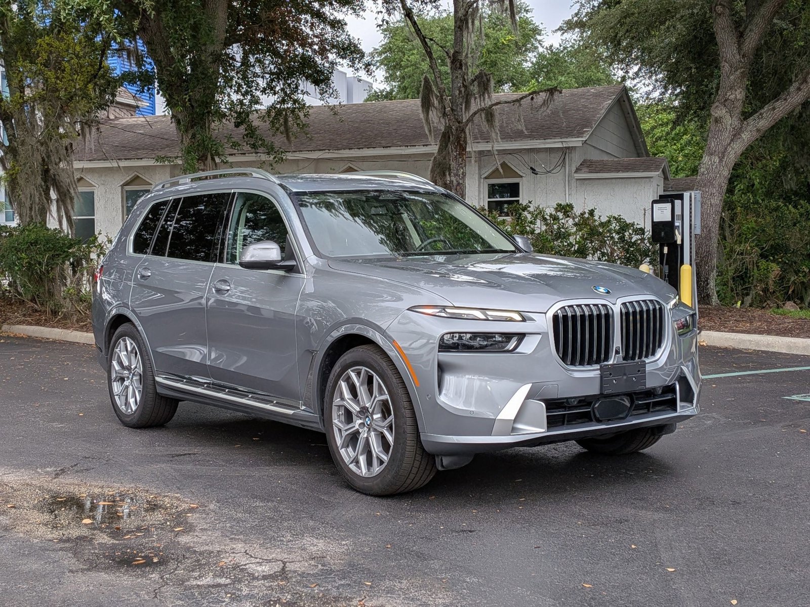 Used 2026 BMW X7 xDrive40i AWD/4WD image 6