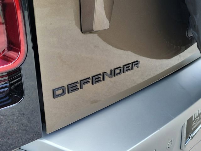 Used 2023 Land Rover Defender 110 S AWD/4WD image 5