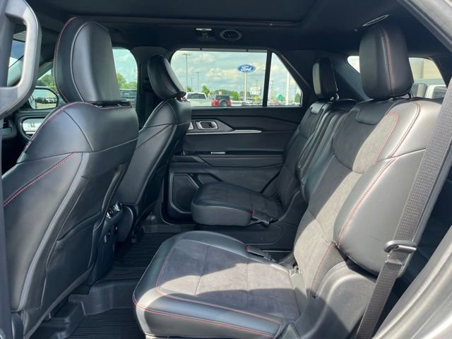 Used 2025 Ford Explorer ST AWD/4WD image 6