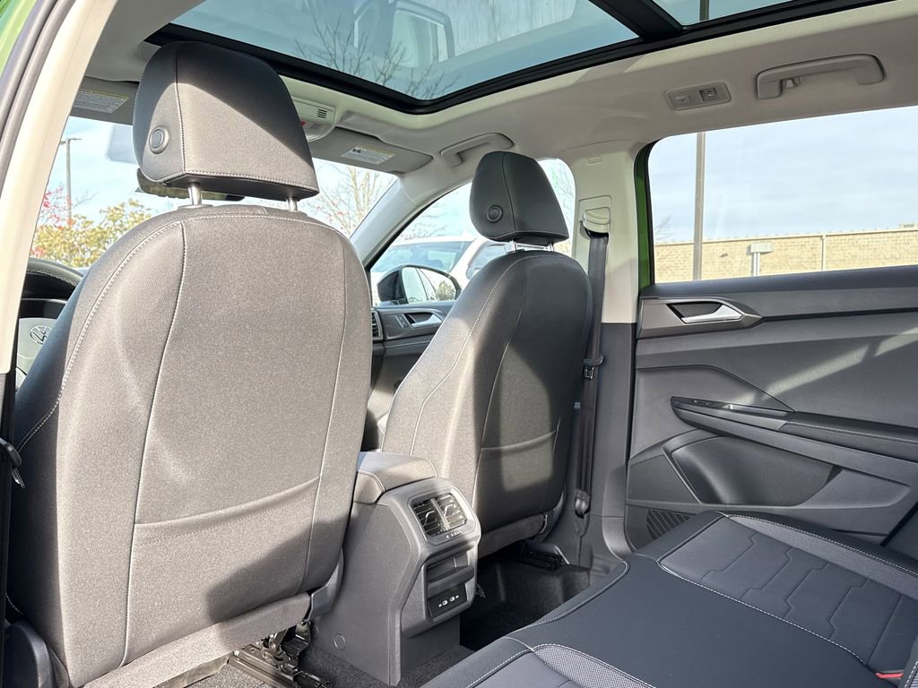 New 2026 Volkswagen Taos SE image 13