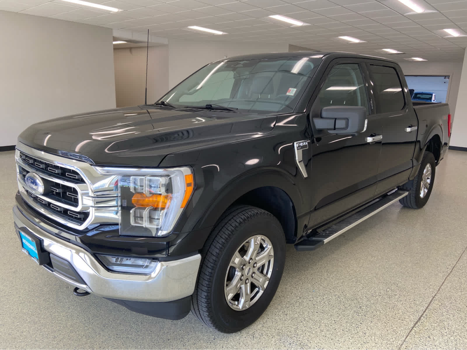 Used 2023 Ford F150 XLT w/ Equipment Group 302A High AWD/4WD image 3