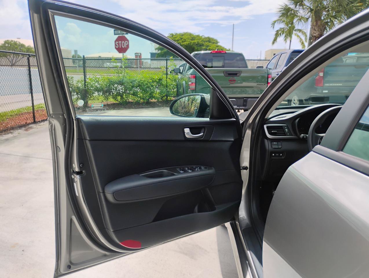 Used 2017 Kia Optima LX FWD image 30