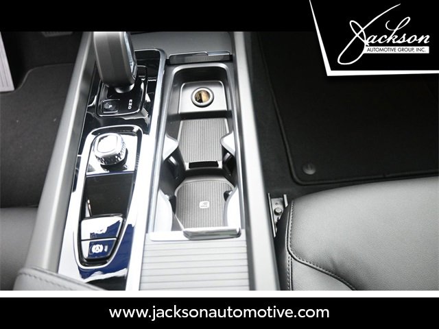 Used 2025 Volvo XC60 B5 Core w/ Climate Package image 13