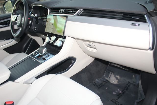 Used 2023 Jaguar F-PACE SVR image 26