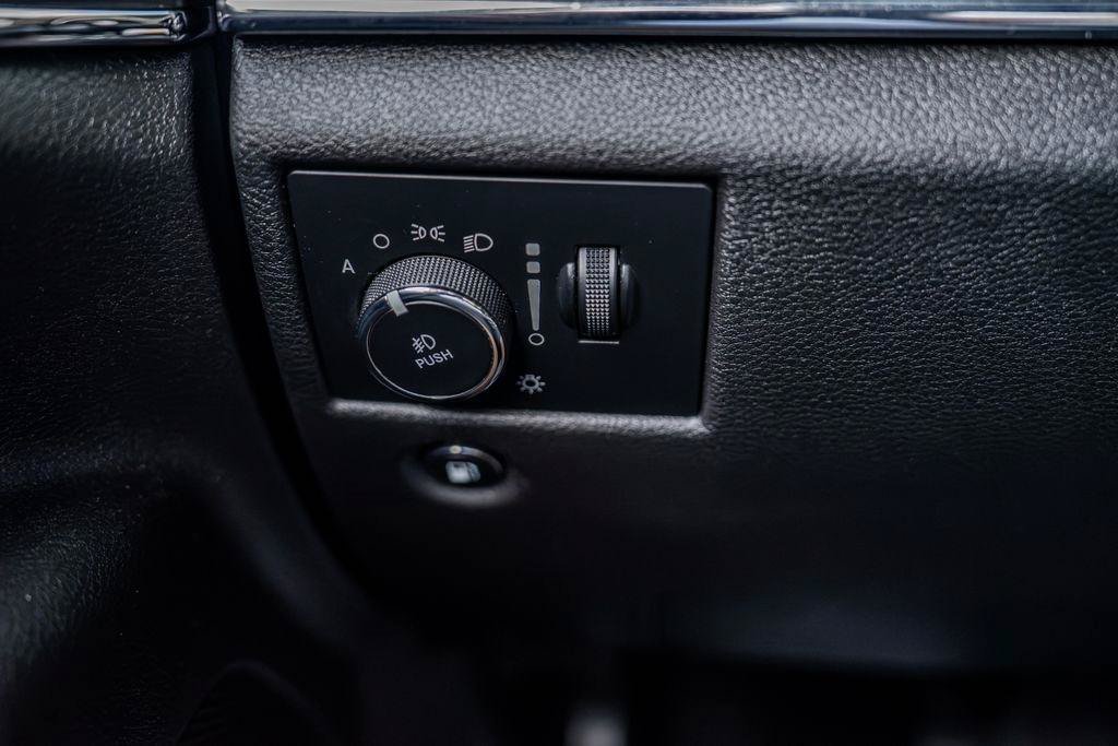 Used 2019 Jeep Grand Cherokee Limited AWD/4WD image 34