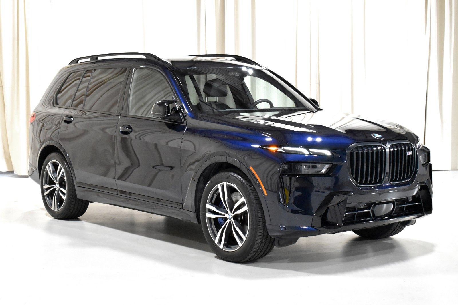 Used 2026 BMW X7 M60i AWD/4WD image 3