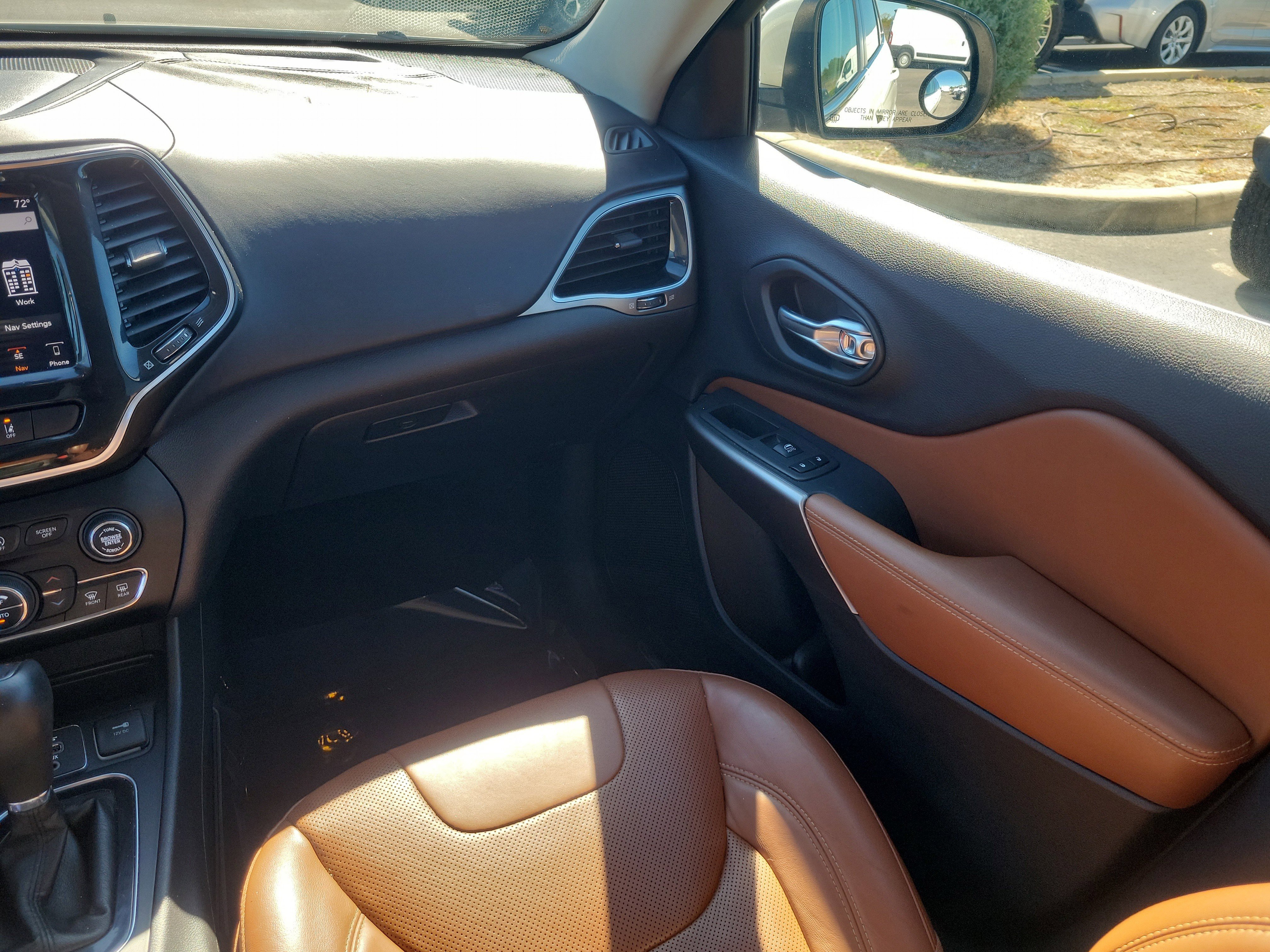 Used 2019 Jeep Cherokee Overland w/ Technology Group image 14