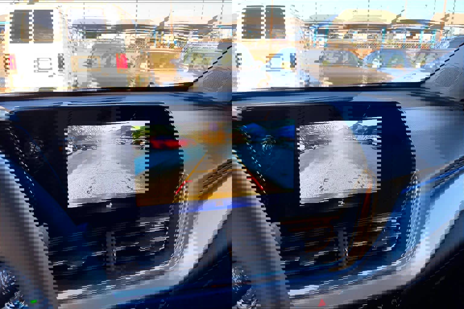 Used 2025 Chevrolet Trax LT w/ LT Convenience Package image 25