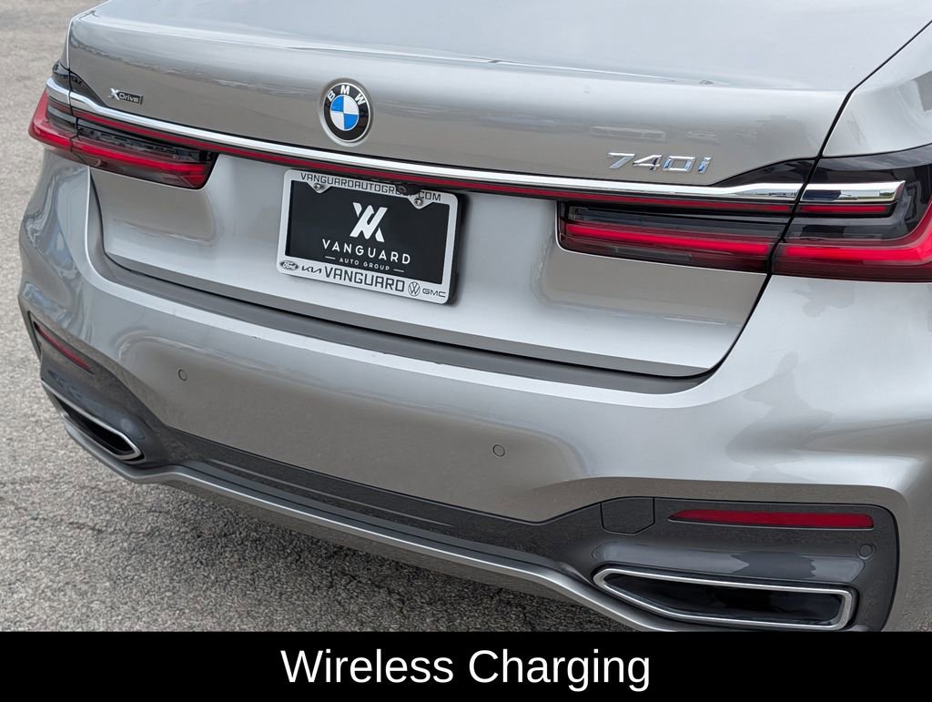 Used 2022 BMW 740i xDrive w/ M Sport Package image 8