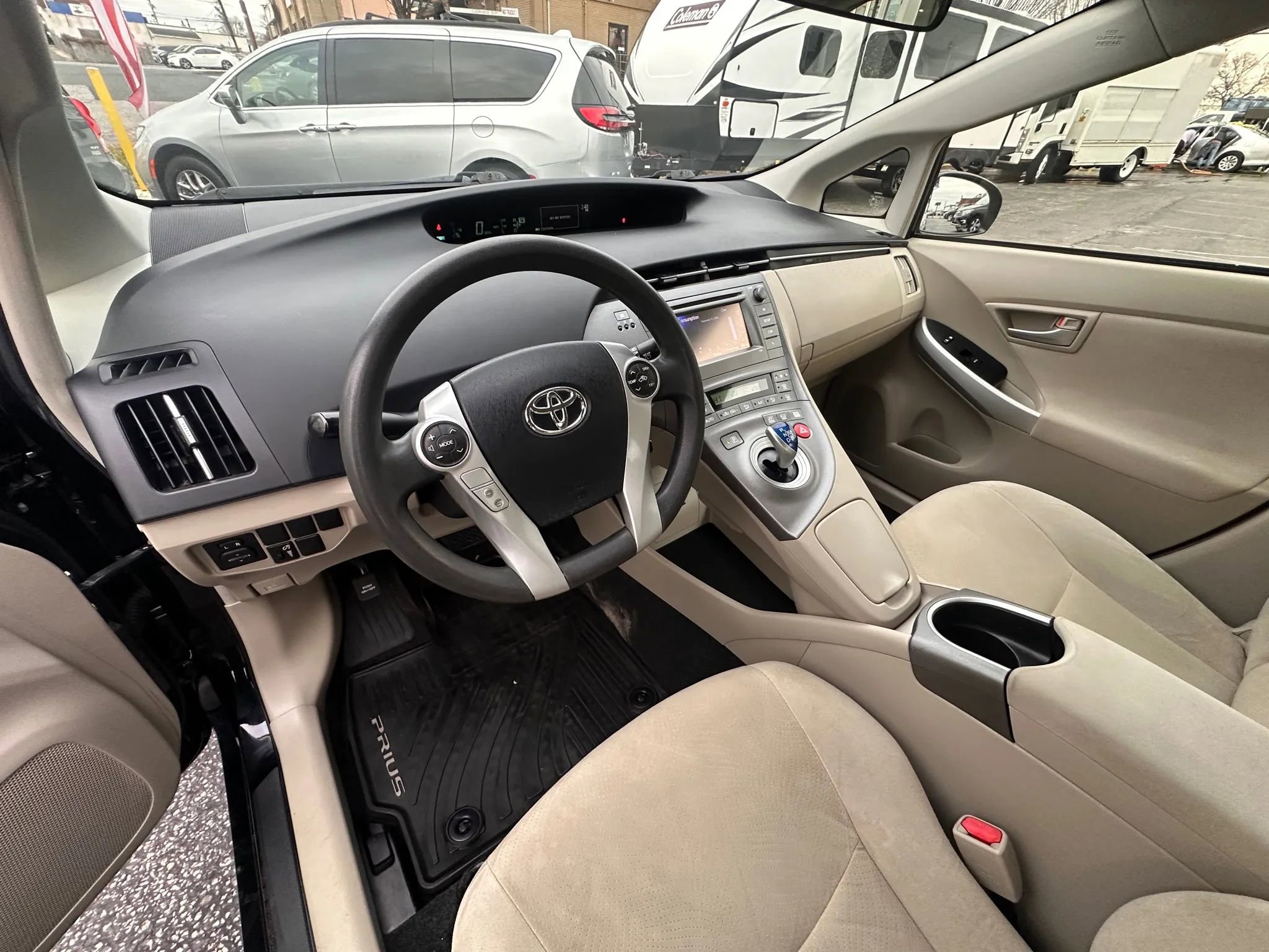 Used 2014 Toyota Prius Two image 9