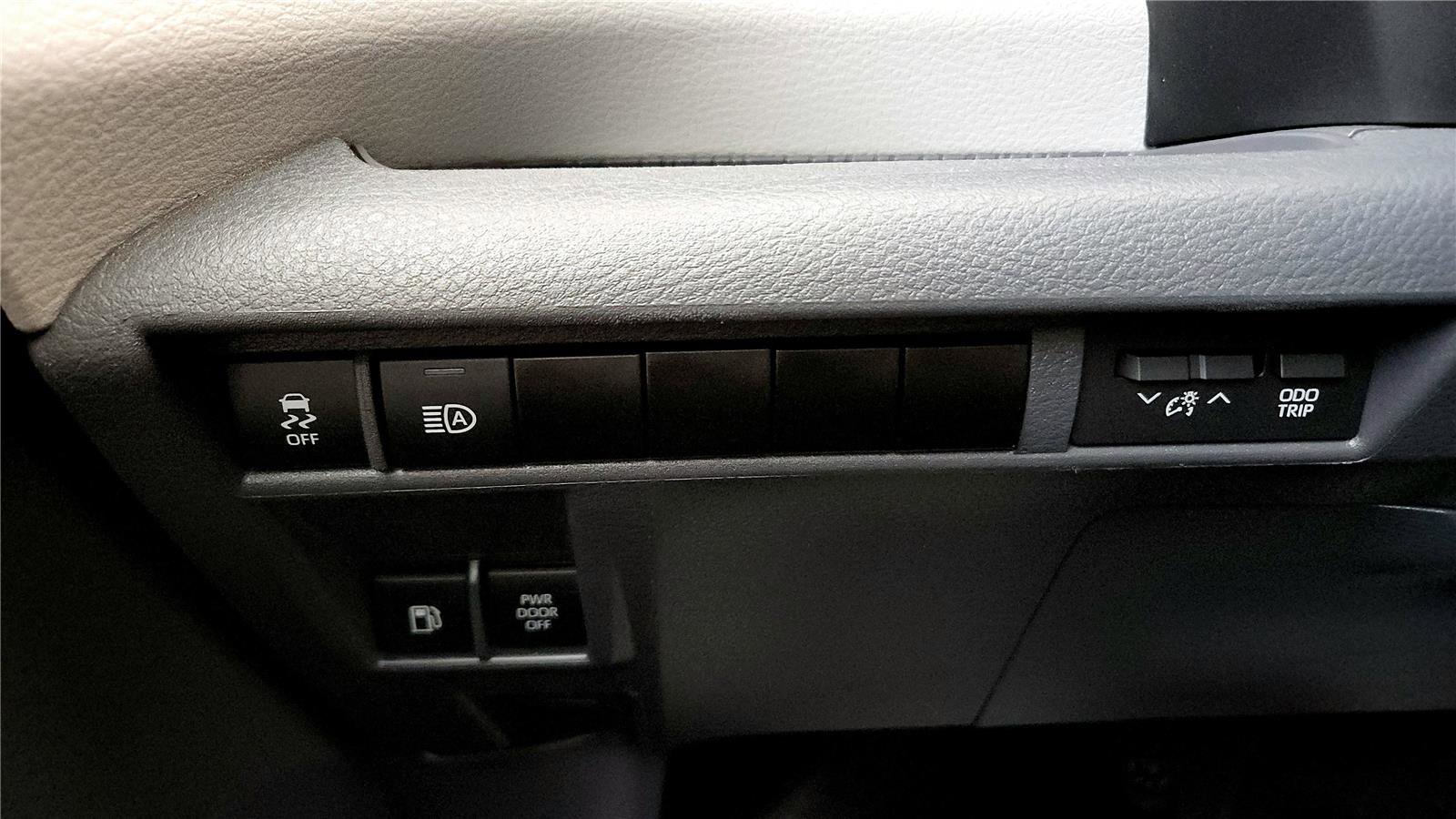 Used 2024 Toyota Sienna XLE image 34