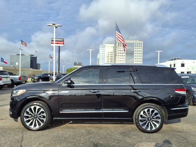 Used 2023 Lincoln Navigator Reserve AWD/4WD image 24