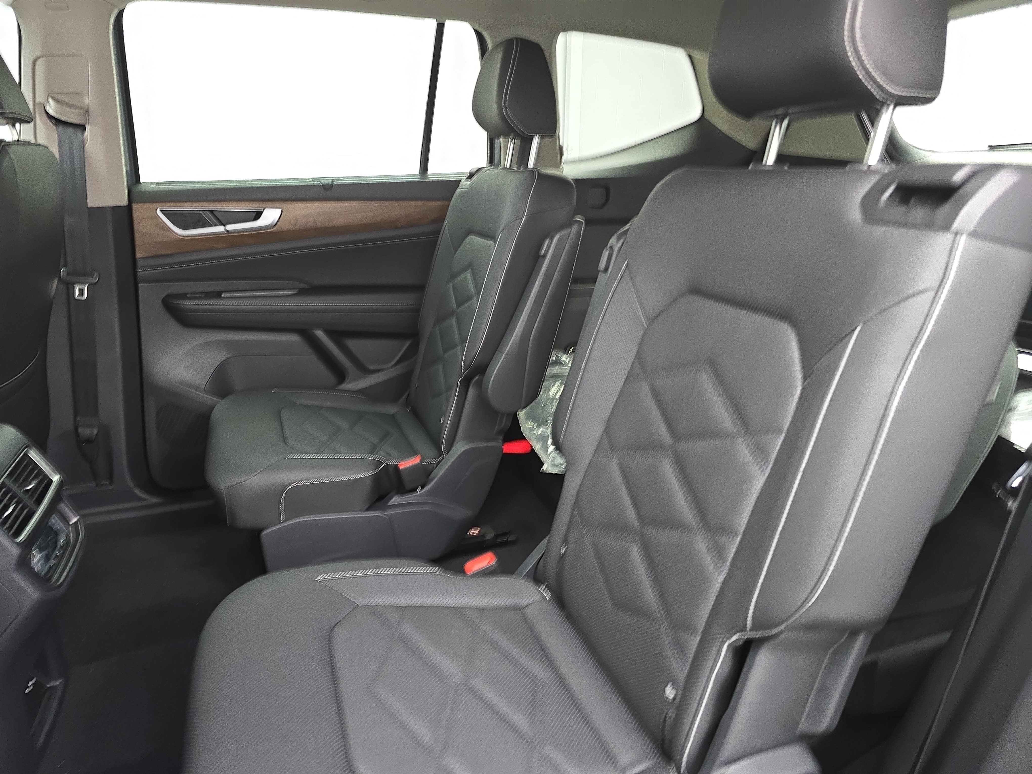 New 2026 Volkswagen Atlas SE FWD image 15