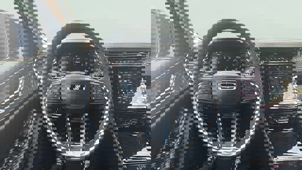 Used 2023 Jeep Grand Cherokee Laredo image 12