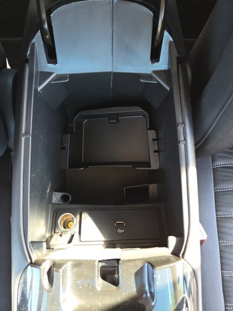Used 2016 Ford Fusion SE FWD image 26