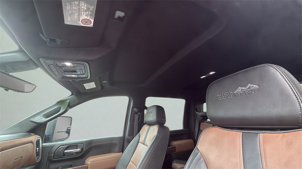 Used 2023 Chevrolet Silverado 2500 High Country w/ Technology Package image 11