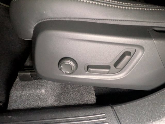 New 2026 Volvo XC40 B4 Core w/ Protection Package FWD image 15