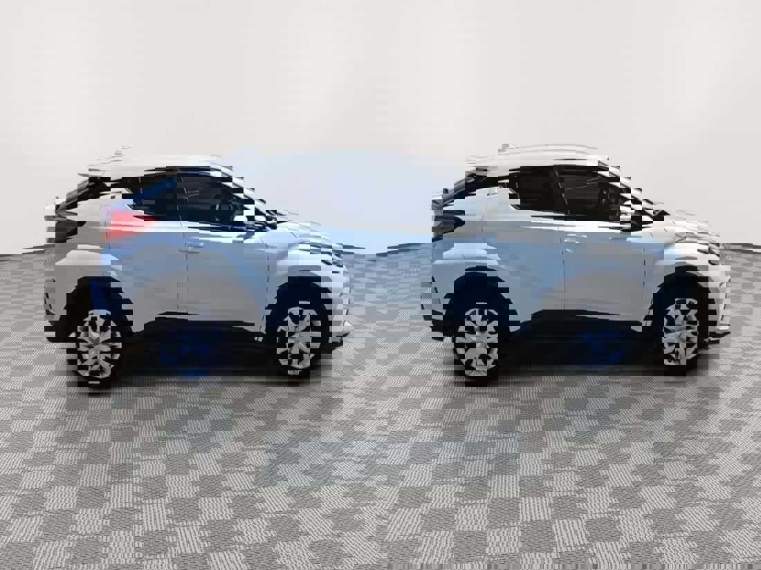 Used 2021 Toyota C-HR LE FWD image 9
