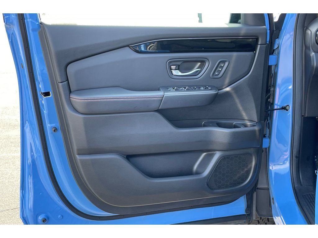 Certified 2025 Honda Pilot TrailSport image 11