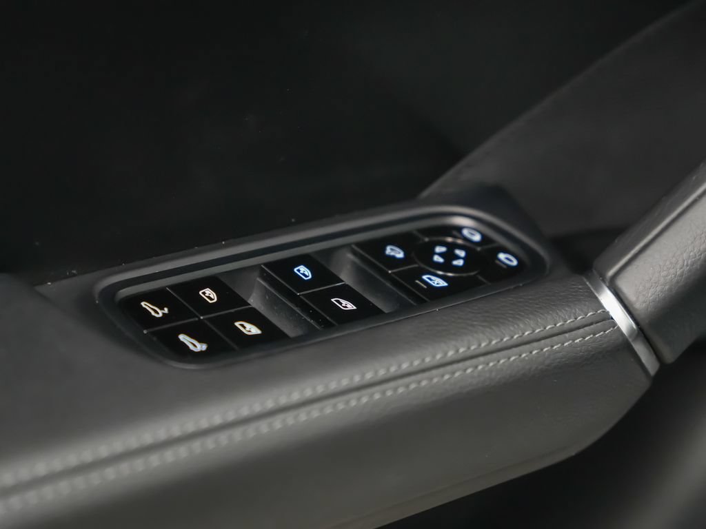 Certified 2021 Porsche Cayenne Coupe AWD/4WD image 23