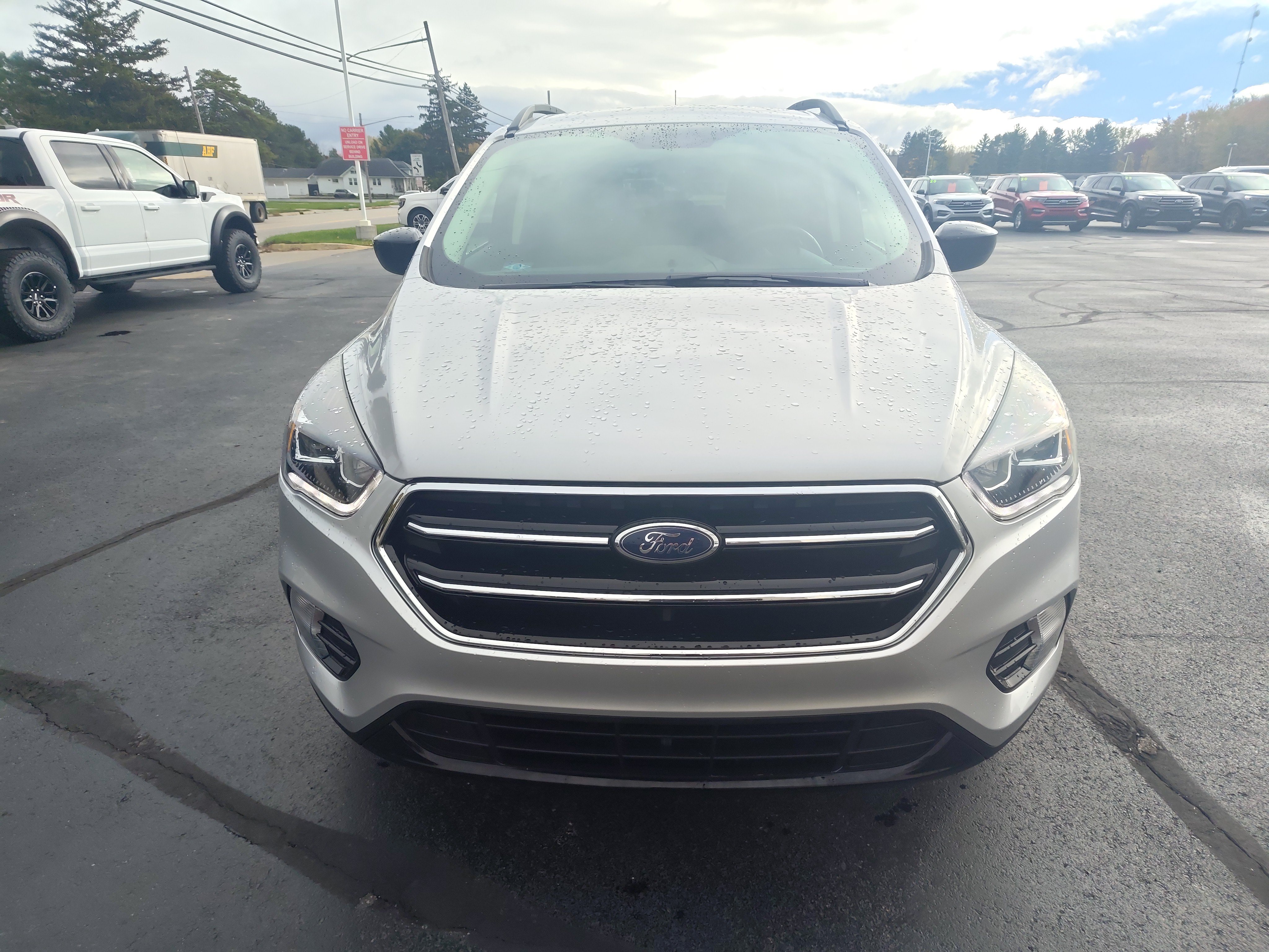 Used 2018 Ford Escape SE w/ SE Sport Appearance Package AWD/4WD image 3