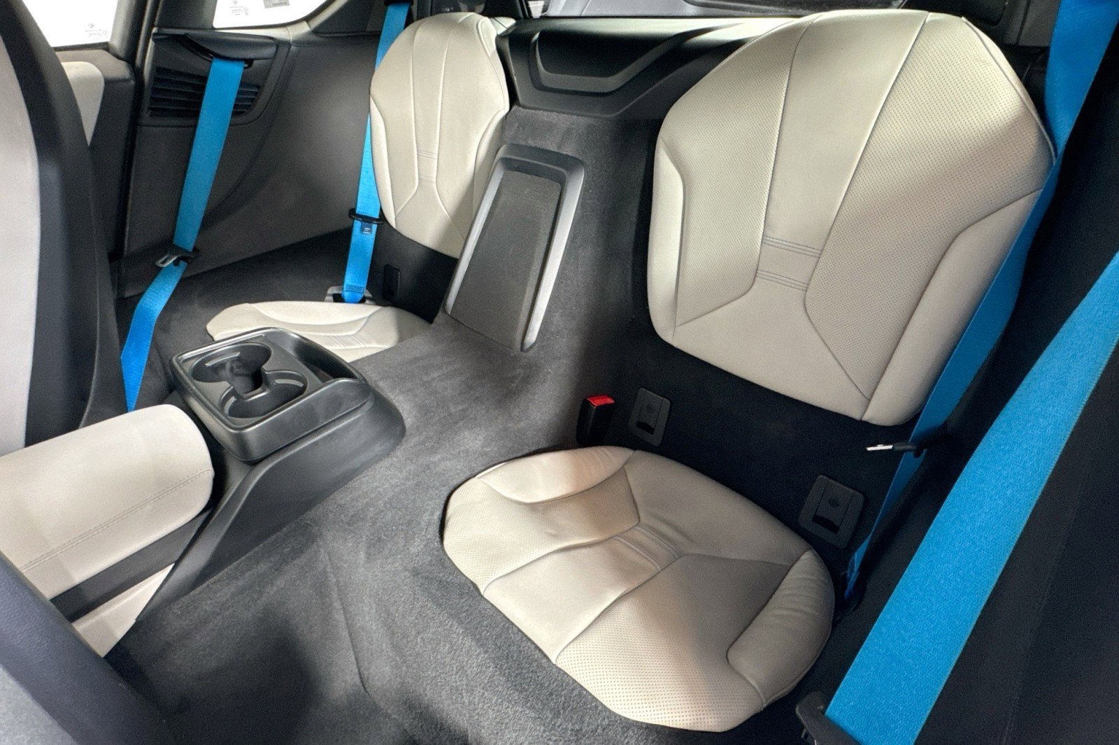 Used 2015 BMW i8 image 20