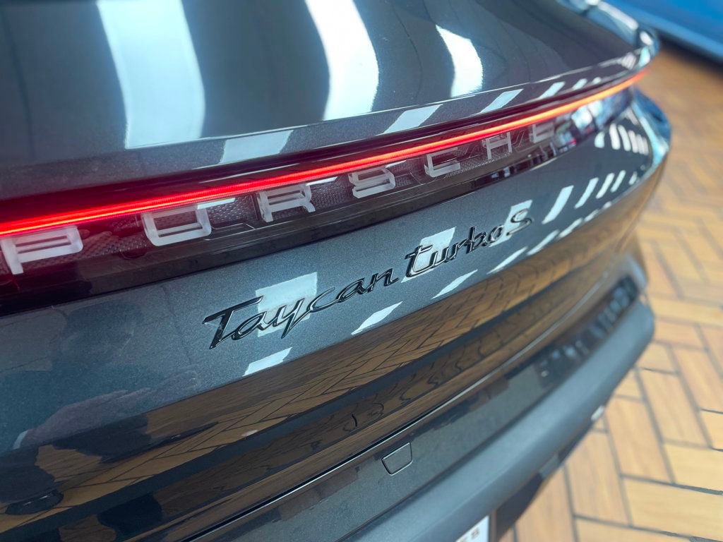 Used 2020 Porsche Taycan Turbo S AWD/4WD image 11
