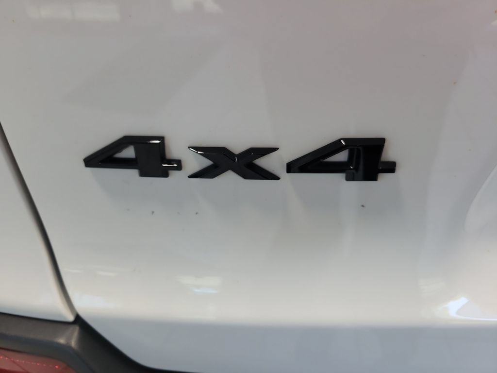 Used 2023 Jeep Cherokee Trailhawk AWD/4WD image 17