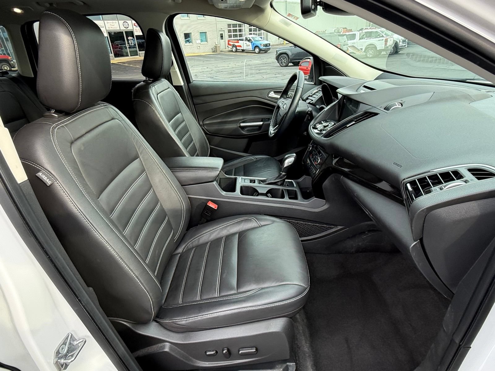 Used 2018 Ford Escape Titanium w/ Ford Safe & Smart Package AWD/4WD image 17