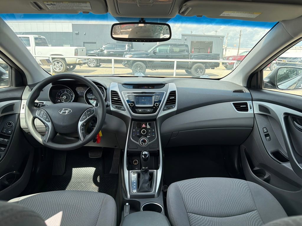 Used 2015 Hyundai Elantra SE w/ Option Group 02 image 13